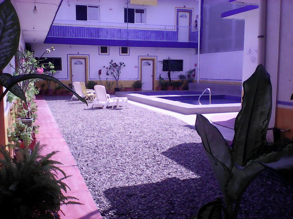 Hotel Sarabi Barra de Navidad Exterior photo