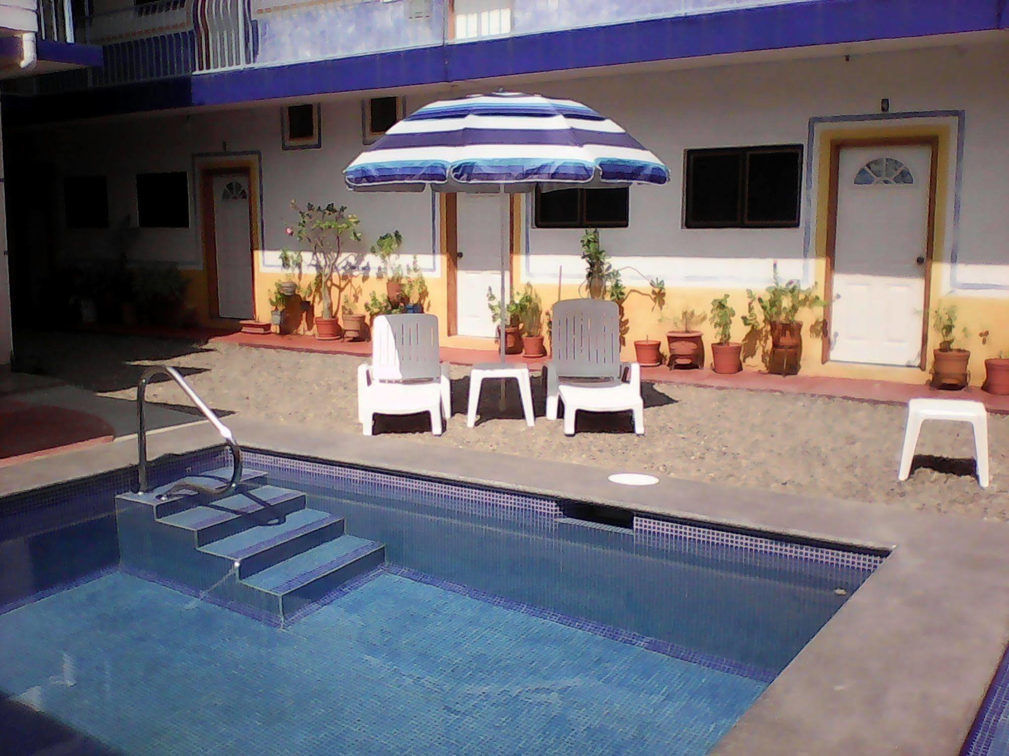 Hotel Sarabi Barra de Navidad Exterior photo