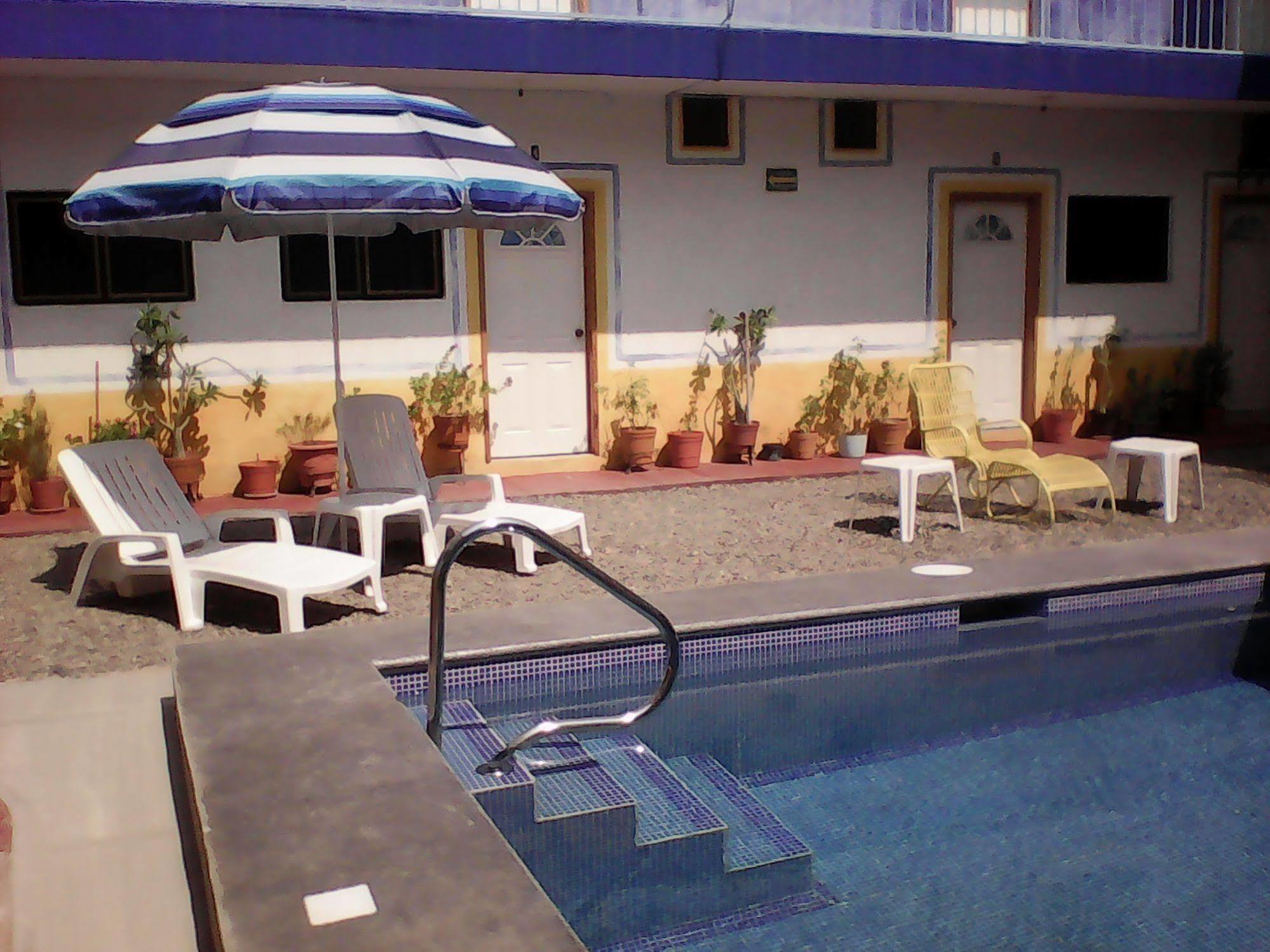 Hotel Sarabi Barra de Navidad Exterior photo